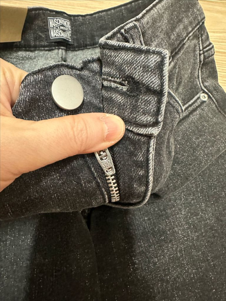 (새상품) 메종드몽드 블랙 부츠컷 데님 청바지--5