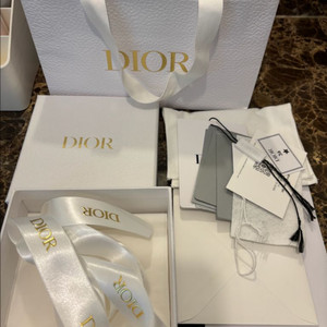 디올 새들 카드지갑 검정