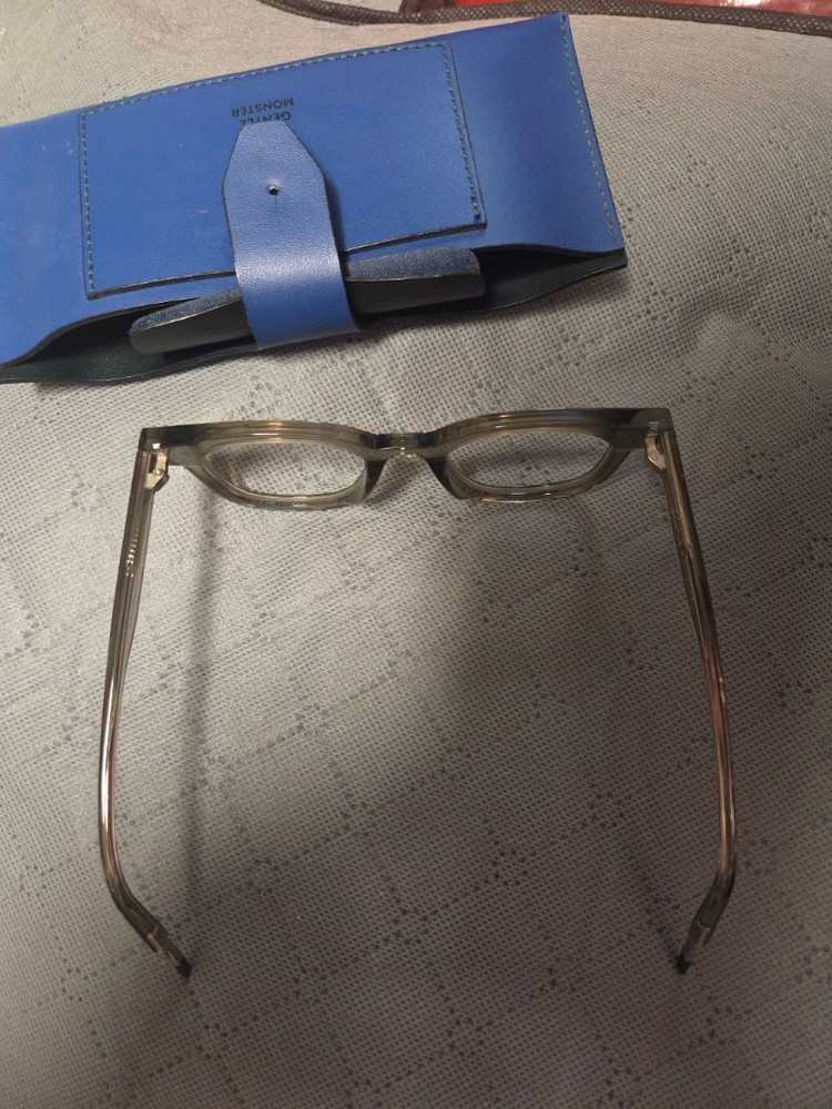 젠틀몬스터 정품 딜레이크 카키 그레이 클리어 안경테 이미지