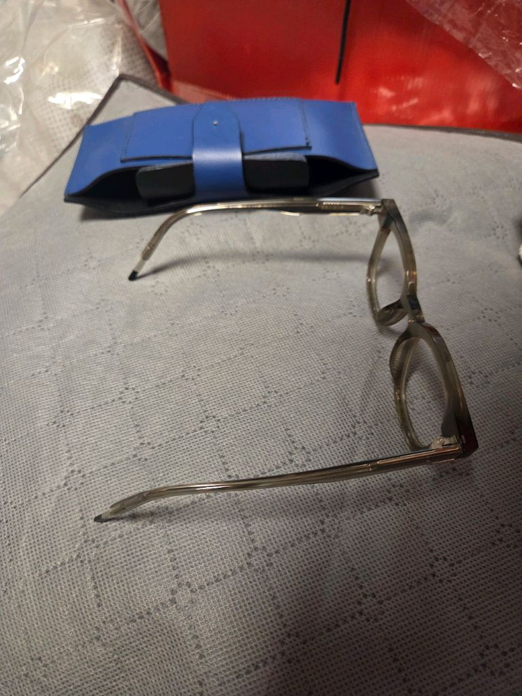 젠틀몬스터 정품 딜레이크 카키 그레이 클리어 안경테 이미지