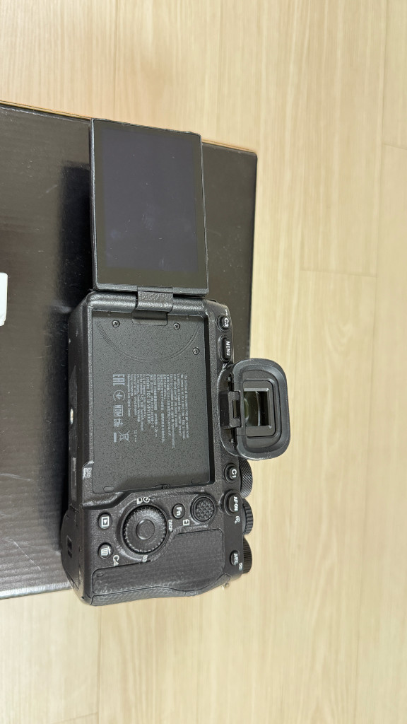 소니 A7M4 풀박스 + SmallRig 케이지 포함 판매 합니다--3