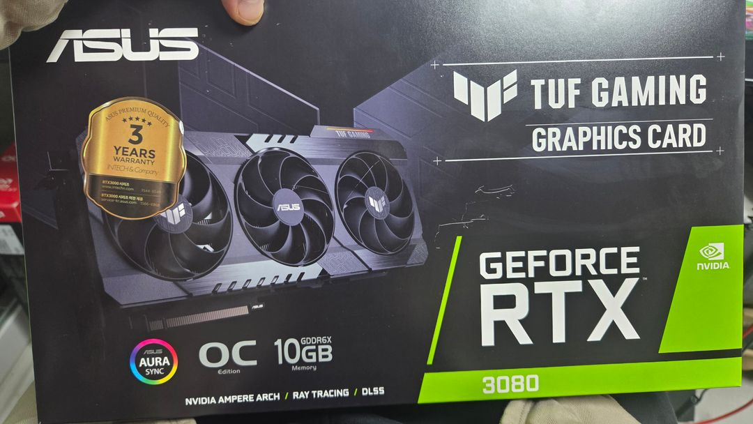 RTX 3080 TUF 그래픽카드 이미지