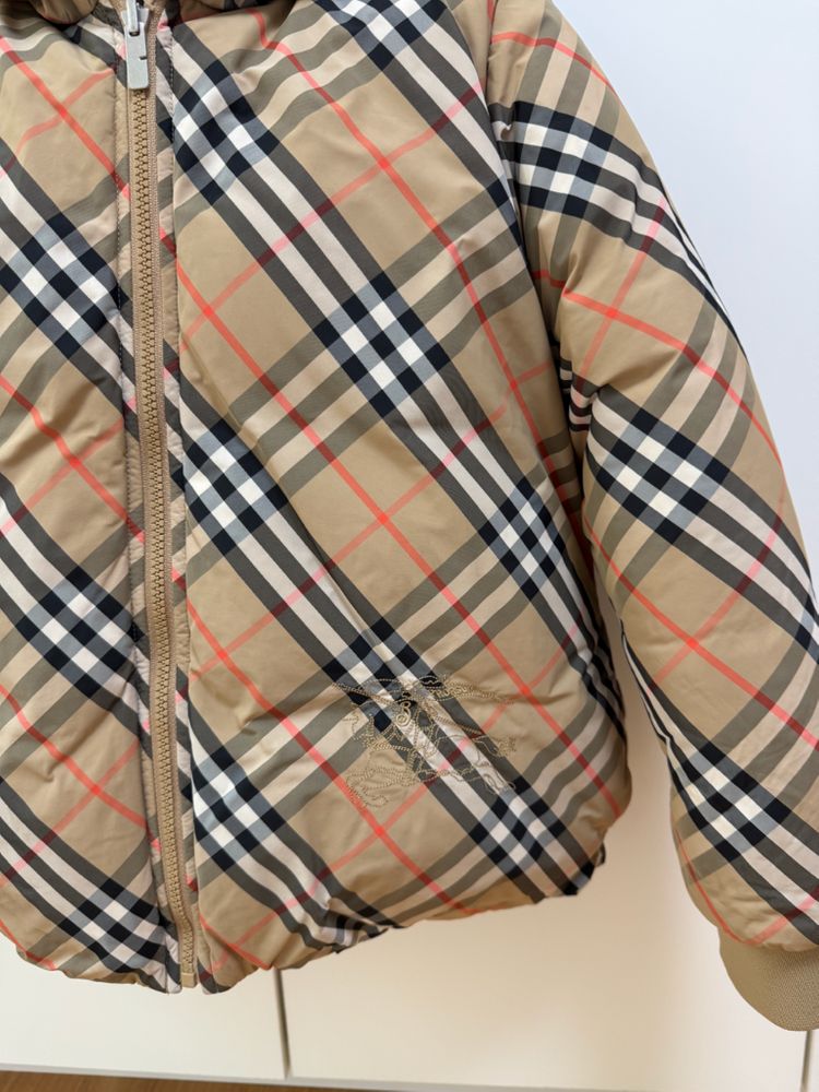 버버리 키즈 리버시블 패딩 10y--1