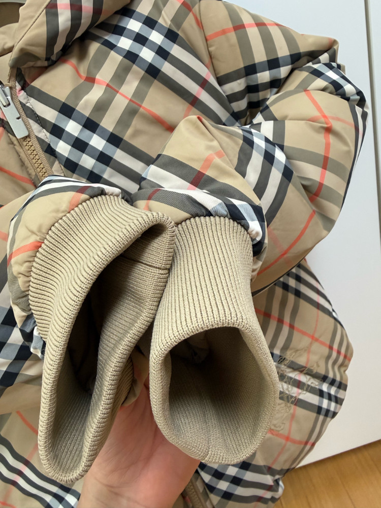 버버리 키즈 리버시블 패딩 10y--2