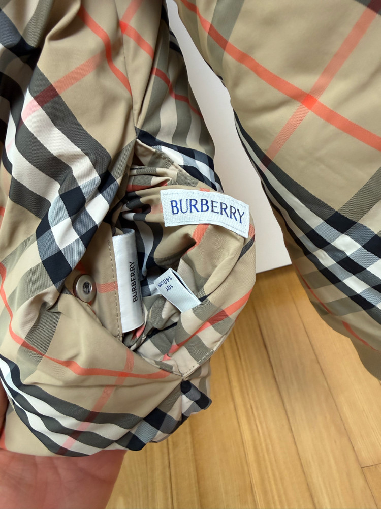 버버리 키즈 리버시블 패딩 10y--3