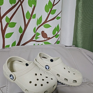 크록스 클래식 클로그 아이보리 사이즈 C10 키즈