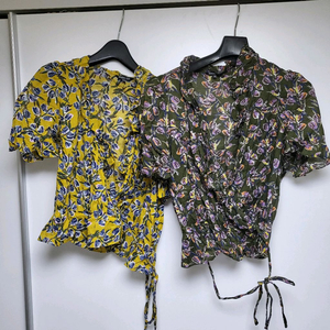 스튜디오 랩 플라워 랩 블라우스