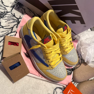 240/크림판 나이키 트레비스 스캇 카나리 이미지