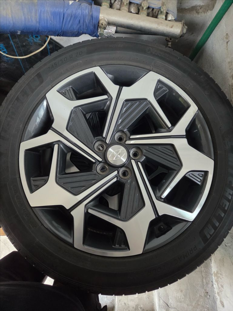 펠리세이드 20인치 캘리그라피 휠 판매합니다. 이미지