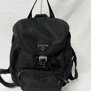 정품 프라다 포코노 나일론 미디움 원포켓 백팩 블랙