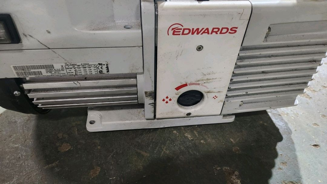 Edwards 에드워드 진공펌프 RV8 이미지