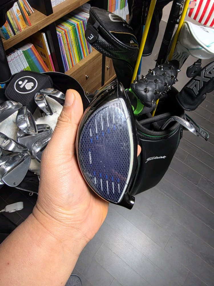 테일러메이드 Qi10 MAX 드라이버입니다(헤드만 9도)--2