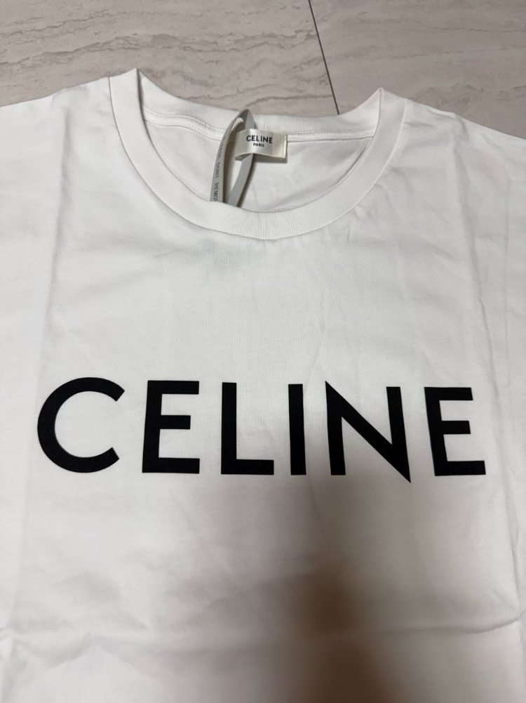 새상품) 셀린느 로고 반팔티--1