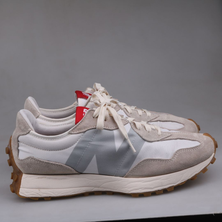 뉴발란스 327 판매합니다.(280)6311--3