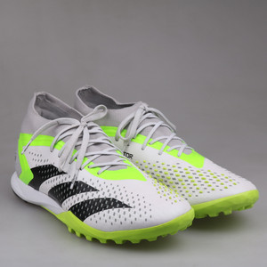 아디다스 프레데터 풋살화 판매합니다.(270)6311