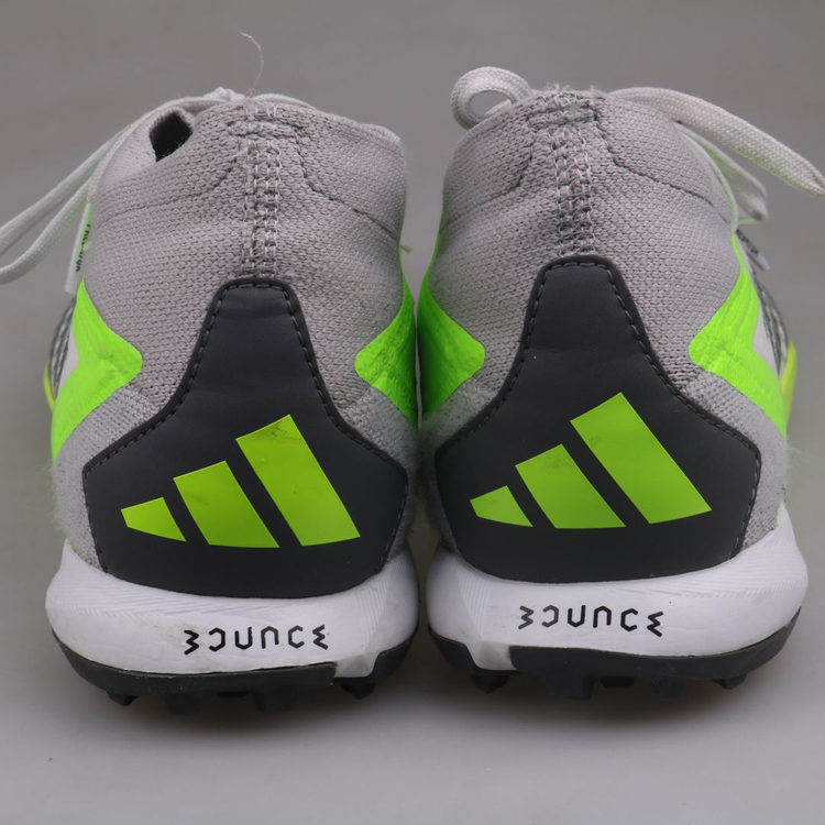 아디다스 프레데터 풋살화 판매합니다.(270)6311--5