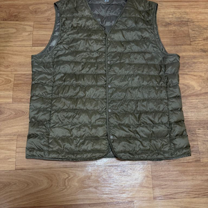 [105] 유니클로 경량 패딩 조끼