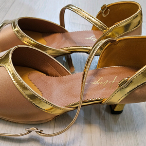 아다지 여성 댄스화 베이지공단골드 235mm 한번신음