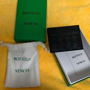 보테가 베네타 블랙 인트레치아토 카드지갑 새상품