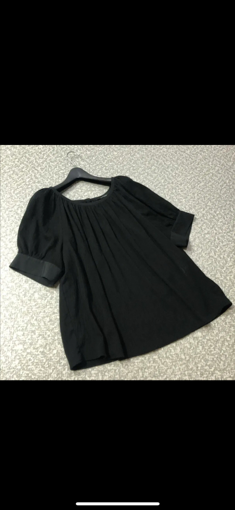 클럽모나코 22년 블랙 벌룬 퍼프 블라우스 플리츠 주름 반팔 하객룩 한섬 이미지
