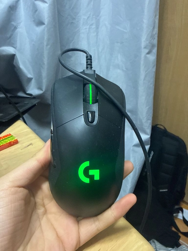 컴퓨터 모니터, 로지텍 G703 마우스, 키보드 이미지