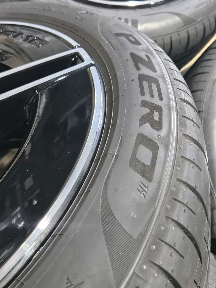 벤츠 AMG 19인치 W214 중고 휠 타이어 세트 팝니다 이미지