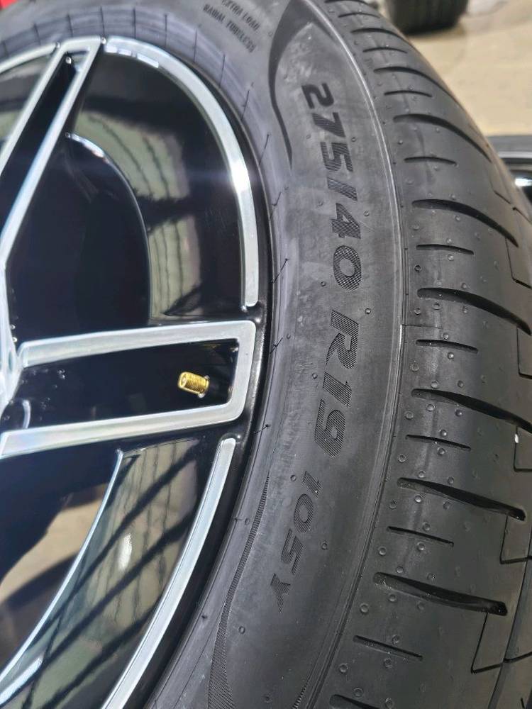 벤츠 AMG 19인치 W214 중고 휠 타이어 세트 팝니다 이미지