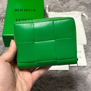 [풀구성] 보테가베네타 맥시 플랩 반지갑 그린