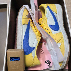 나이키 조던1 트래비스 스캇 로우 카나리