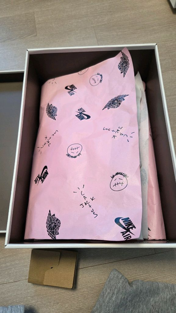 나이키 조던1 트래비스 스캇 로우 카나리--8