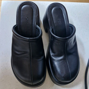 오르 토글 라운드 클로그 235