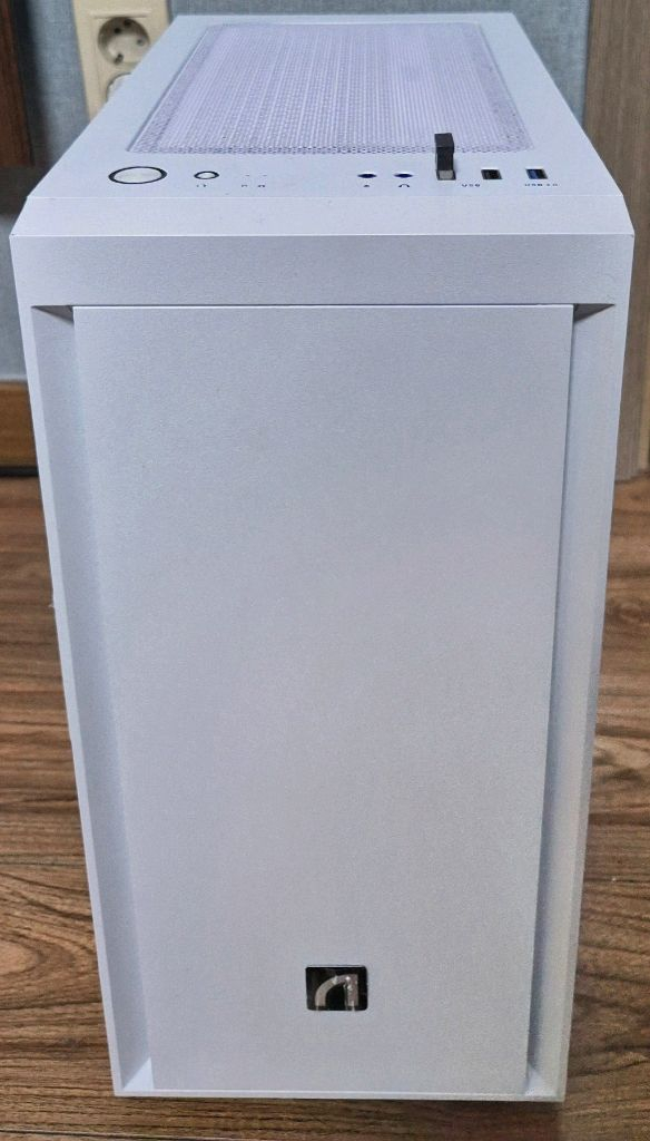 5600G, 삼성 3200 램 16기가, P31 데스크탑(컴퓨터 본체) + 모니터--2