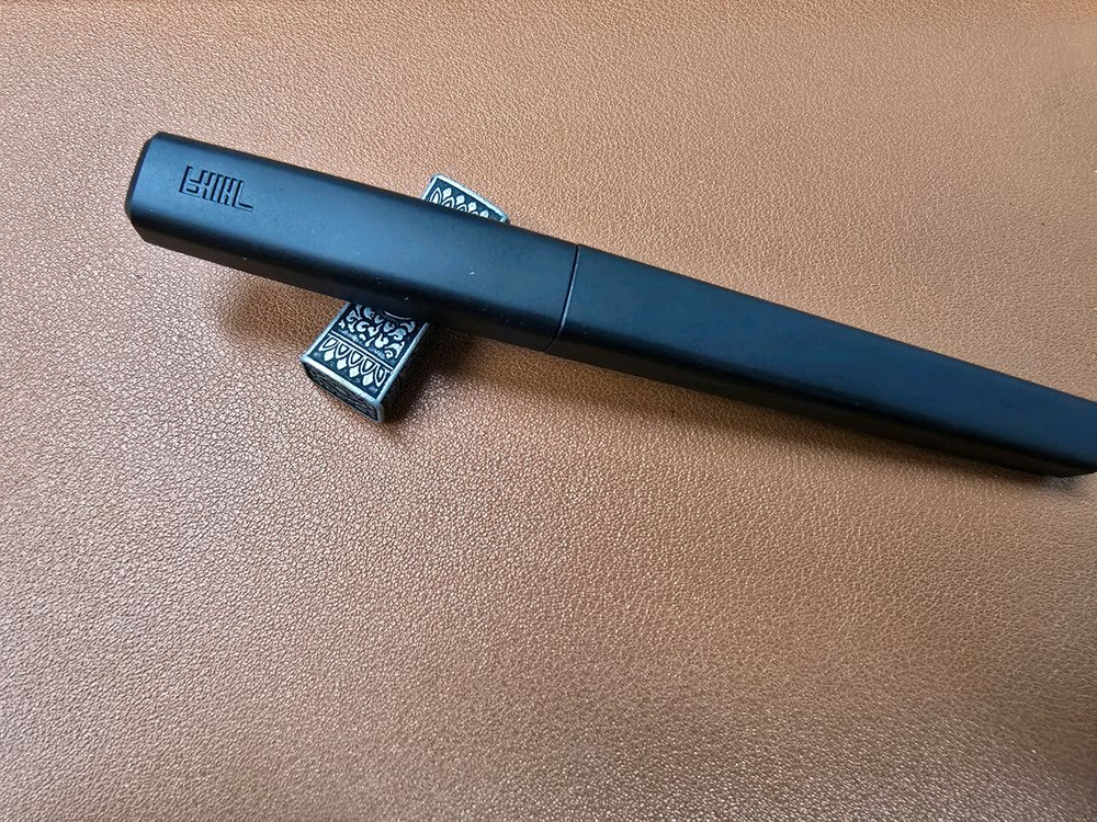 겸손 만년필 흑베개 18k 이미지