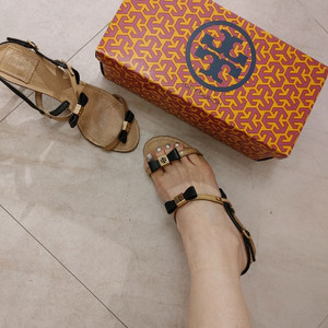 정품- 토리버치 샌들