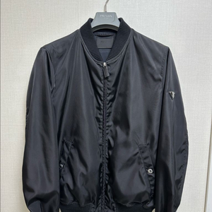 프라다 남성 봄버 자켓 이미지