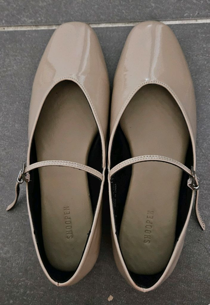 슈펜 버클 V컷 메리제인 플랫슈즈 이미지