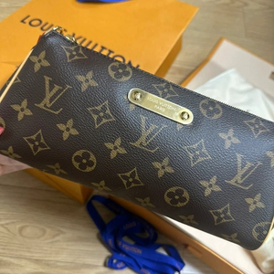 루이비통 m13567 판매합니다~