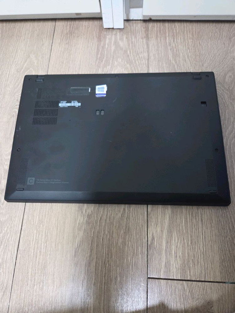 레노버 씽크패드 X1 카본 7th(16/512)--1