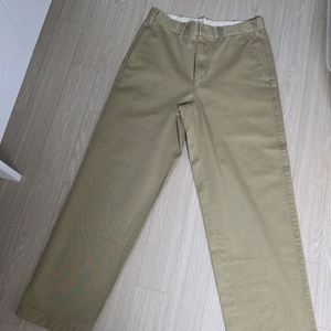 유니클로 베이지 치노 팬츠