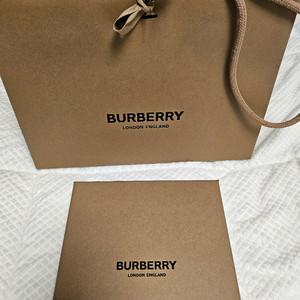 (새상품) 버버리 여성지갑 신세계구매 명품반지갑 구찌 프라다 디올 루이비통 셀린느 페라가모