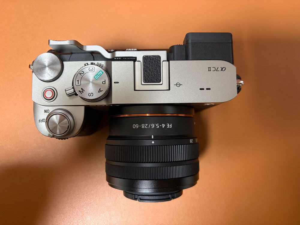 소니 a7c2 28-60렌즈 구성품 이미지