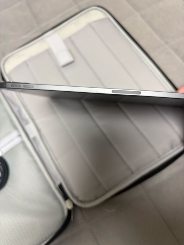 아이패드 프로 m5 11인치 256gb 판매합니다--1