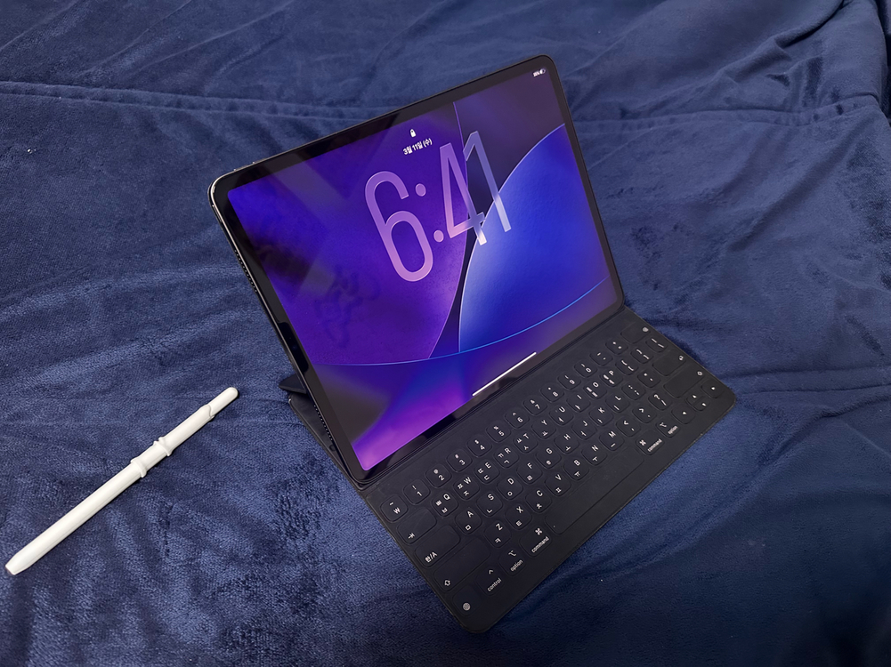 아이패드 프로 12.9 5세대 256GB + 펜슬 + 매직키보드--4