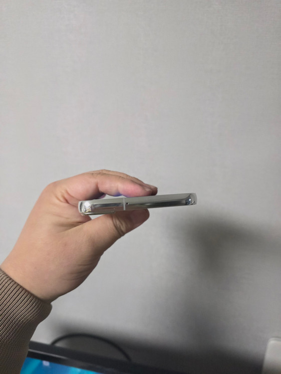 갤럭시 S22플러스 팬텀화이트 256기가 SS급 팔아요~--3