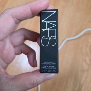 나스 네츄럴 매트 롱웨어 파운데이션 4ml