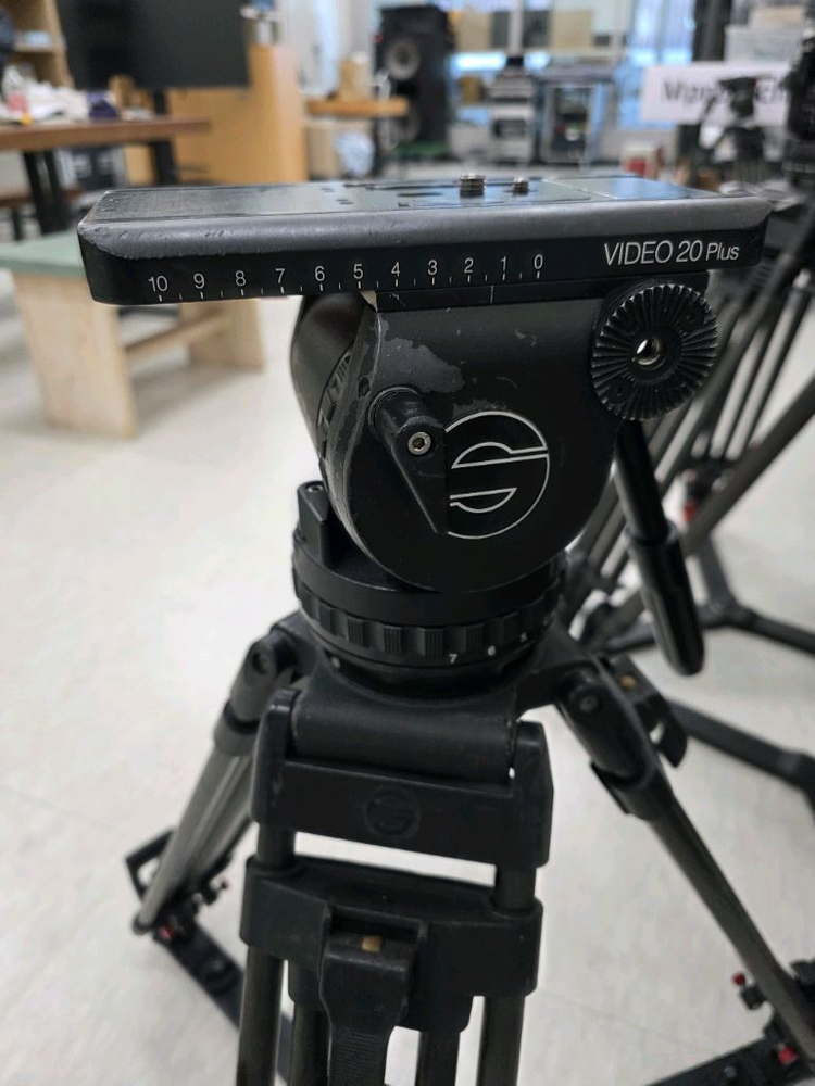 셔틀러 sachtler 20p, 3단 카본, 바닥스프레더, 가방 세트 이미지