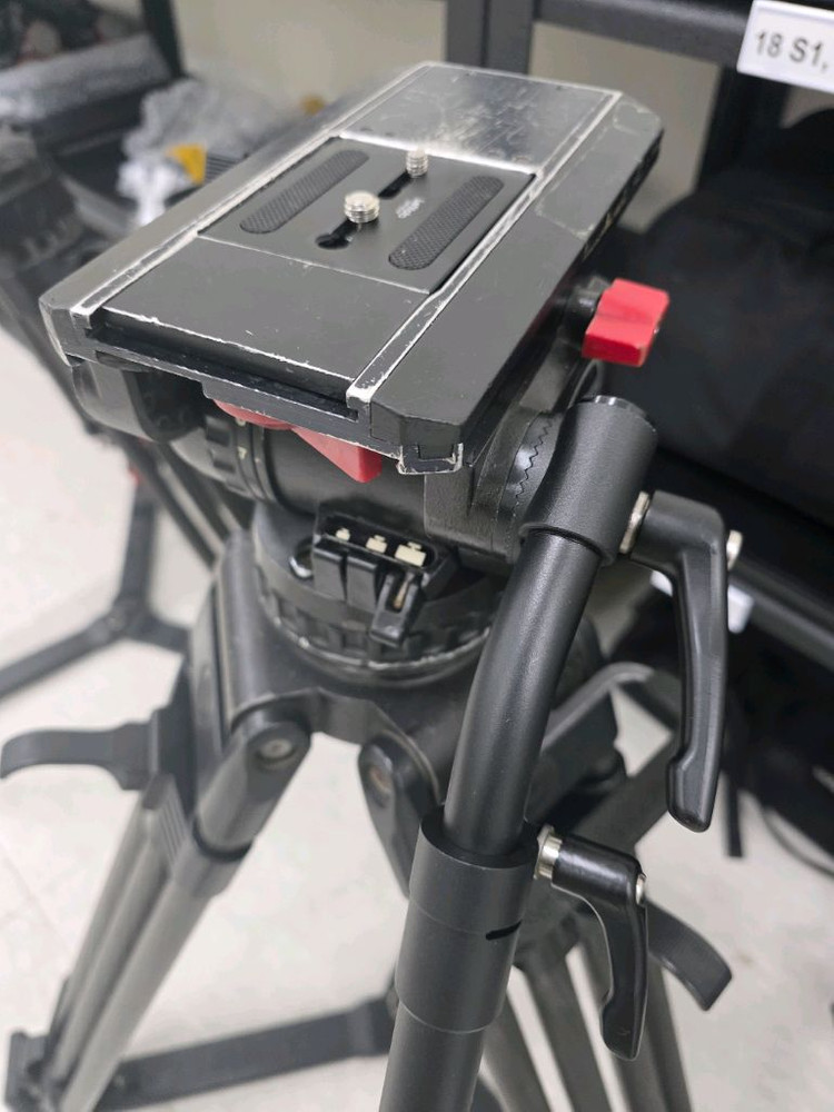 셔틀러 sachtler 20-3, 3단 카본, 바닥스프레더, 가방 세트 이미지