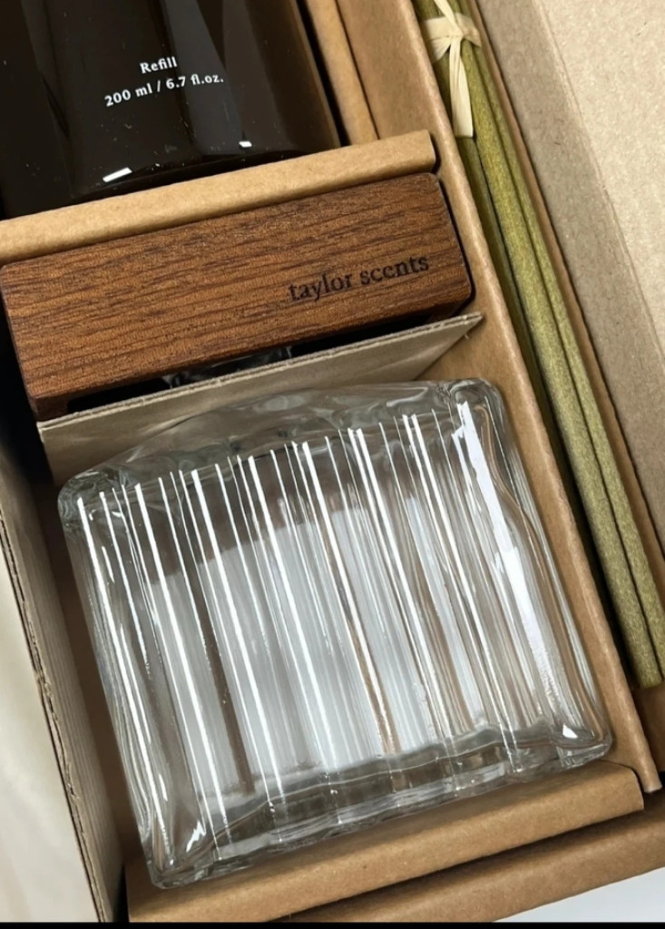 VIPS X taylor scents 빕스 테일러센츠디퓨저 새상품--2