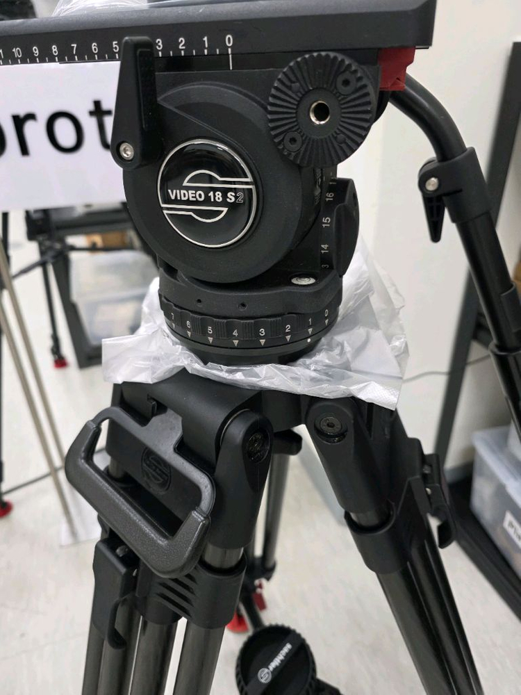 셔틀러 전시푸Video 18s2, 3단 카본, 바닥스프레더, 가방(원통선택) 이미지