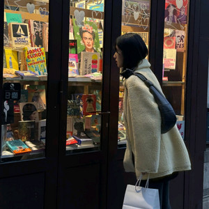 갈색,베이지 무스탕 각각 13 운포 ! 새상품 비뮤즈베뉴엣무스탕 이미지